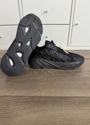 Adidas yeezy boost 700 mnvn triple black оригинал fv4440 46р10 фото