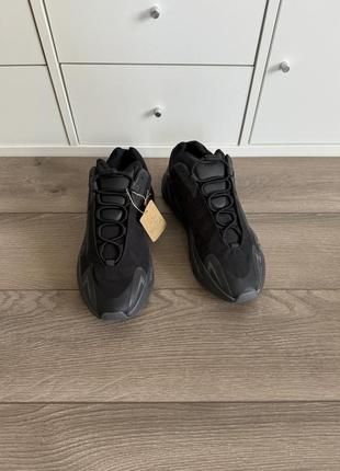 Adidas yeezy boost 700 mnvn triple black оригинал fv4440 46р5 фото