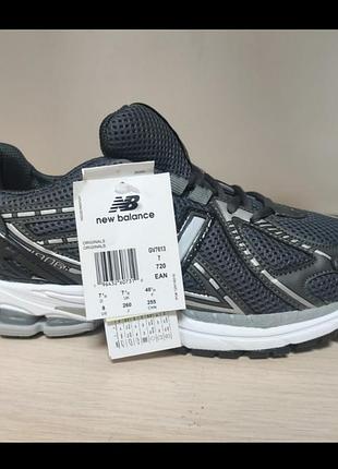 Кроссовки new balance.