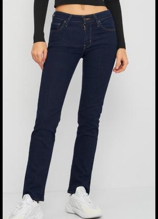 Джинсы темно синего цвета levis