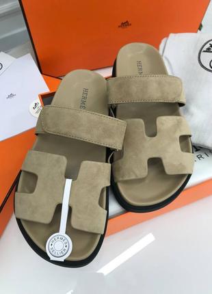 Шльопанці шипри hermes