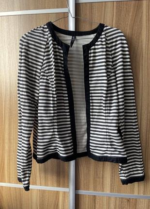 Піджак або накидка