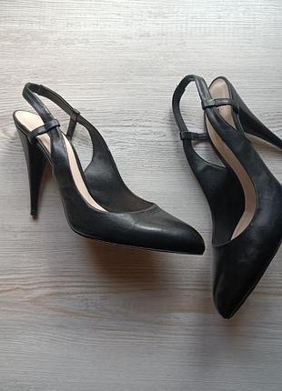 Шкіряні туфлі італія