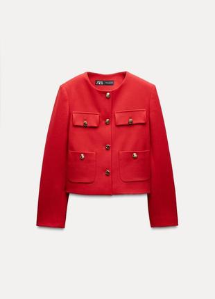 Zara короткий блейзер із золотистими ґудзиками