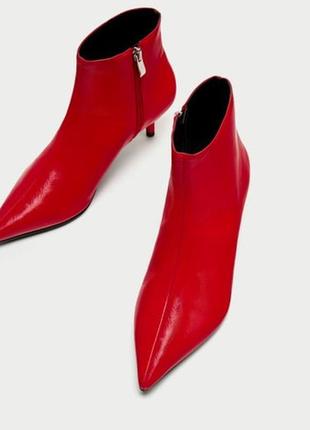 Классические ботильоны zara, красного цвета