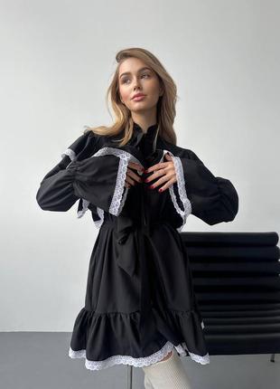 Черное платье мини сложного кроя из штапеля с кружевом, короткое платье с пояском и кружком, штапельное платье, 0466 фото