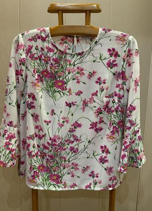 Блузка в наявності.