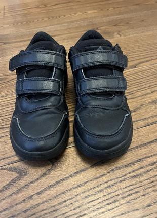 Кроссовки adidas