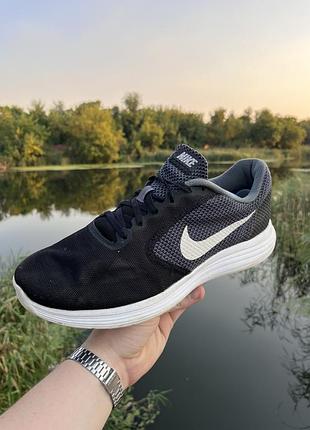 Мужские кроссовки для бега nike revolution 3