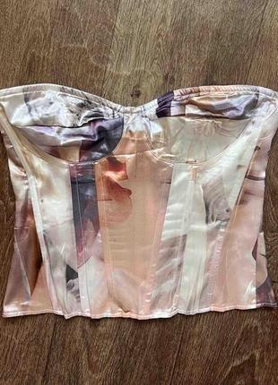 Топ корсет prettylittlething