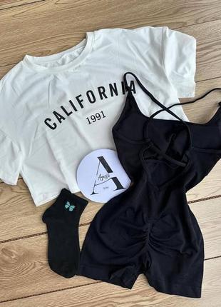 Спортивный комбинезон