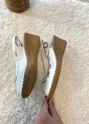 Босоніжки натуральні 38р.8 фото