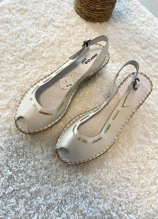 Босоніжки натуральні 38р.7 фото