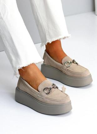 Жіночі бежеві лофери на високій підошві з натуральної замші, замшеві туфлі на платформі