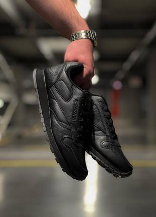 Reebok classic leather total black