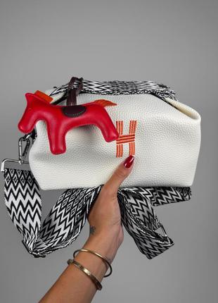 Жіноча сумка косметичка в стилі hermes.