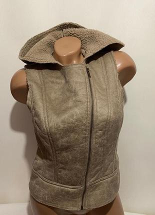 Теплий жилет безрукавка дублянка на хутрі (No12)