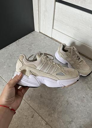 Кроссовки adidas