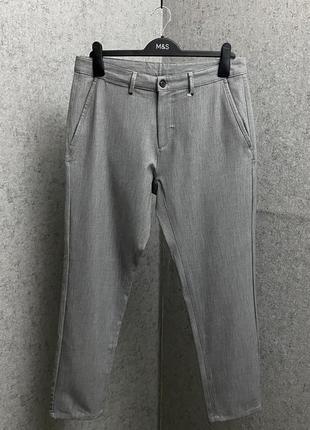 Серые брюки от бренда zara man