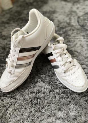 Кроссовки adidas