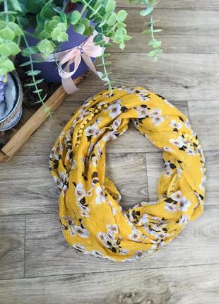 Снуд шарф платок летний горчичный в цветочный принт1 фото