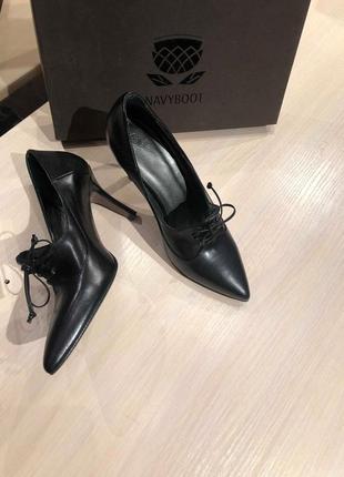#121 туфлі від navyboot.(швейцарія)