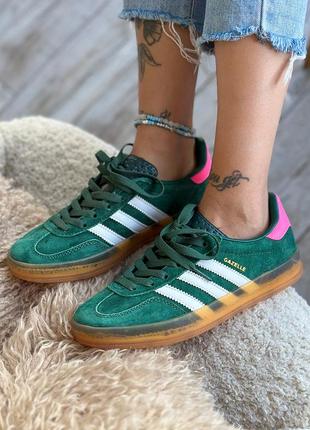 Розкішні жіночі кросівки adidas gazelle indoor green white pink зелені