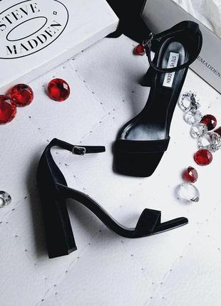 Steve madden оригінал чорні замшеві босоніжки на високих підборах