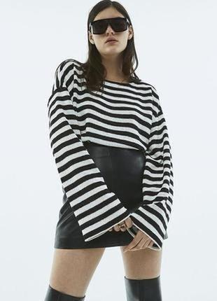 Легкий свитер ( рукав клеш)