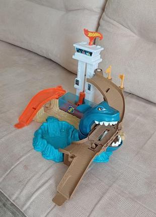 Трек hot wheels полювання на акулу