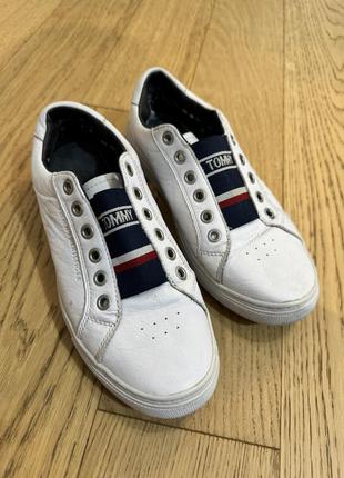 Tommy hilfiger шкіряні кеди кросівки