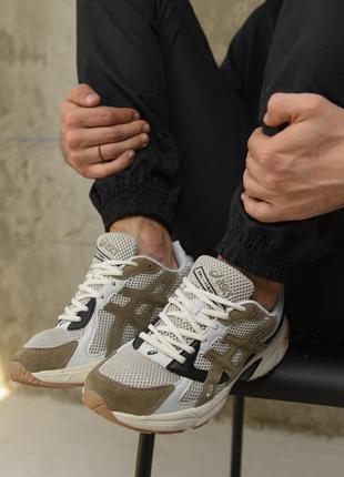 Чоловічі кросівки asics olive