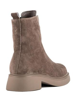 Чере�вики жіночі замшеві кольору мокко з блискавкою, на платформі та підборах, на хутрі 174...