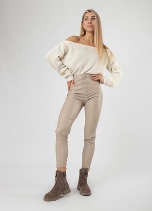 Чере�вики жіночі замшеві кольору мокко з блискавкою, на платформі та підборах, на хутрі 174...