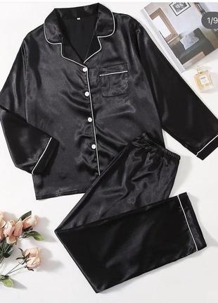 Атласна пижама