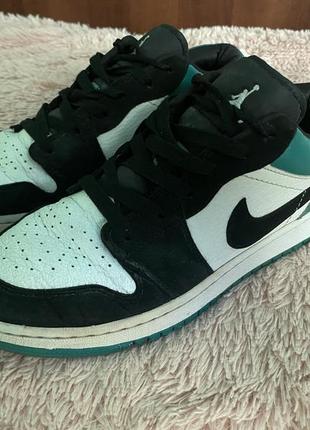 Deze Jordan top kost