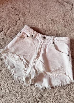 Джинсовые шорты zara белые