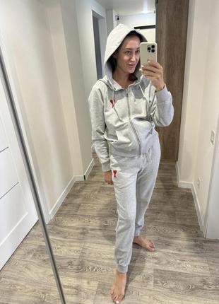 Костюм в стиле ами
