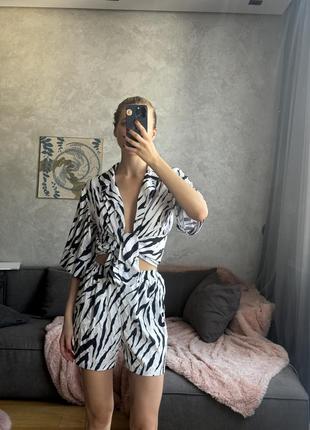 Костюм животный принт пижамный стиль зебра