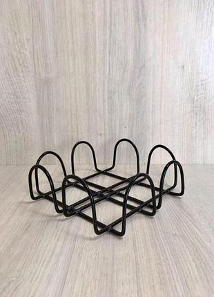 Подставка под салфетки decorart "квадрат с завитком" 18х18 см черный металлическая салфетница