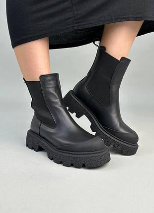 Женские кожаные ботинки
