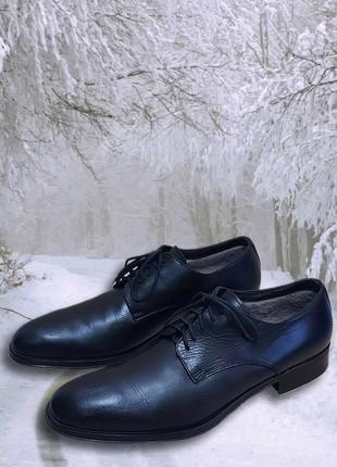 Елегантні зимові шкіряні лофери, туфлі на хутрі. pollini. розмір 43