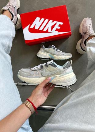 Классные женские кроссовки nike v2k runtekk light bone iron ore оливковые8 фото
