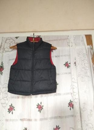 Супер жилет чорного кольору "rebel"9-10 р.