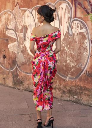 Распродажа платье prettylittlething миди с драпировкой4 фото