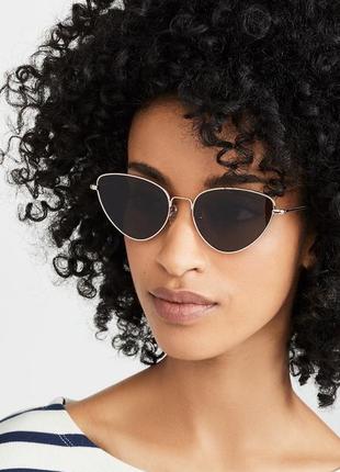 Солнцезащитные очки кошачий глаз, в металлической оправе