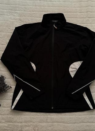 Крутая черная ветровка в размере l gortex