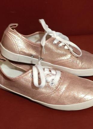 Жіночі  кеди німецького бренду divided, розмір 37.