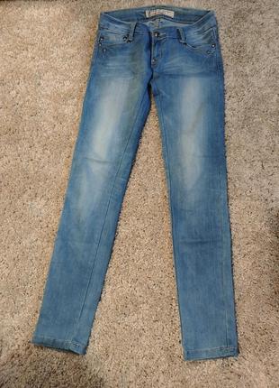 Джинсы женские