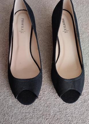 Profile туфли на танкетке с открытым носиком